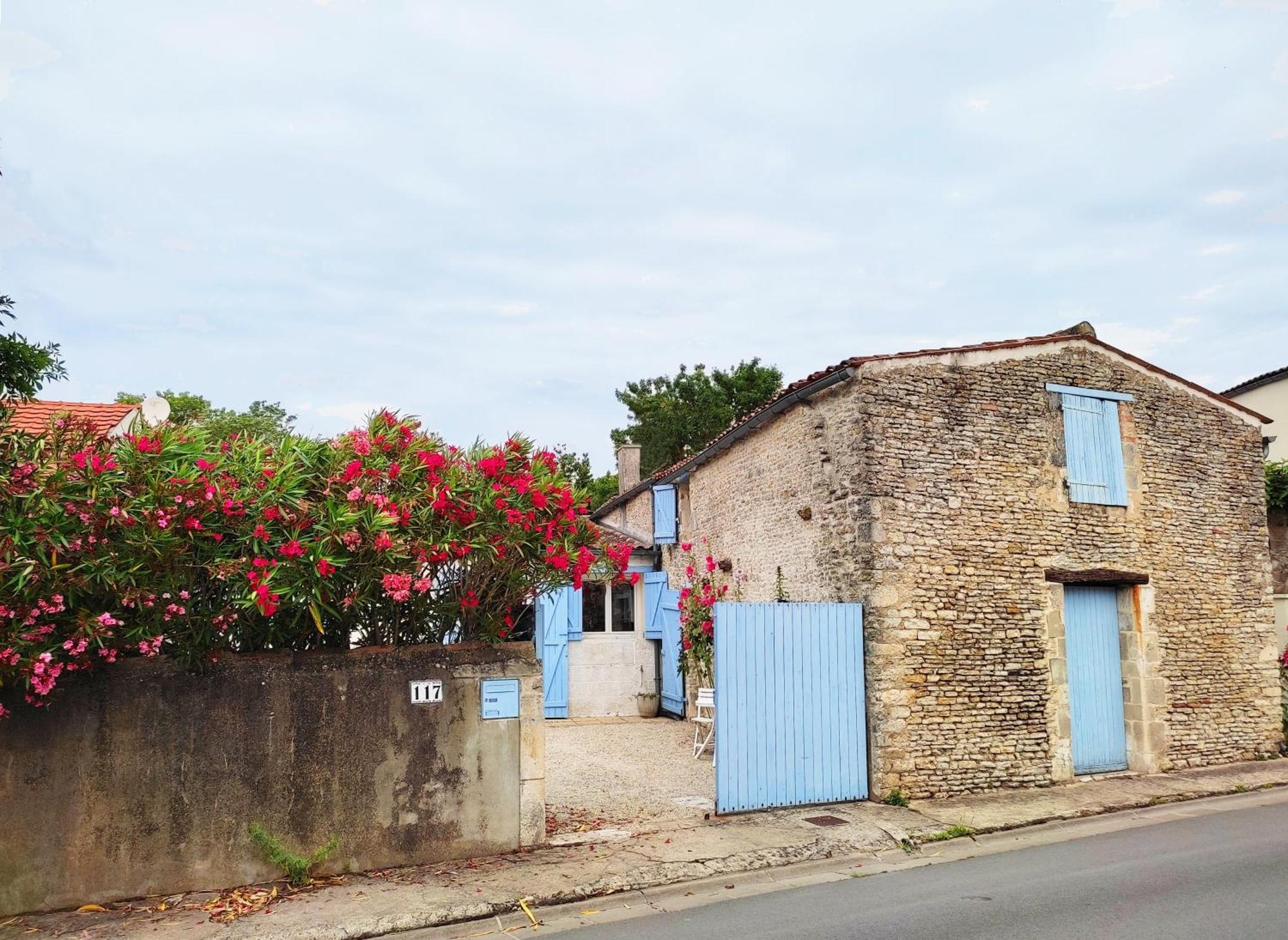 La Grange Bleue - Parking Prive - A 2Km De La Mer Saint-Georges-d'Oleron Dış mekan fotoğraf